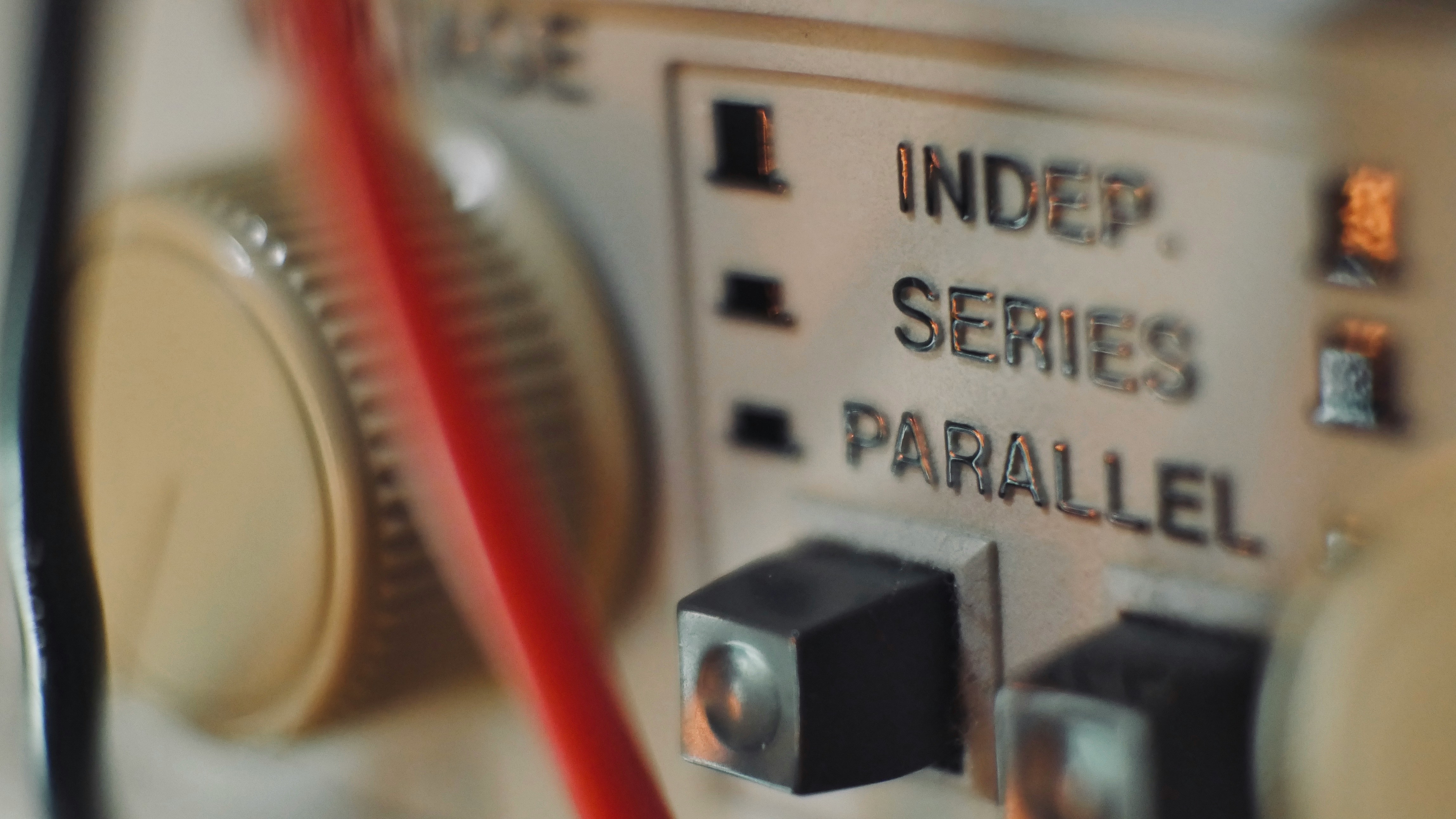 Signs of inverter voltage fluctuation in a household